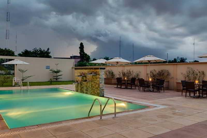 Protea Hotel By Marriott Benin City Select Emotan Esterno foto