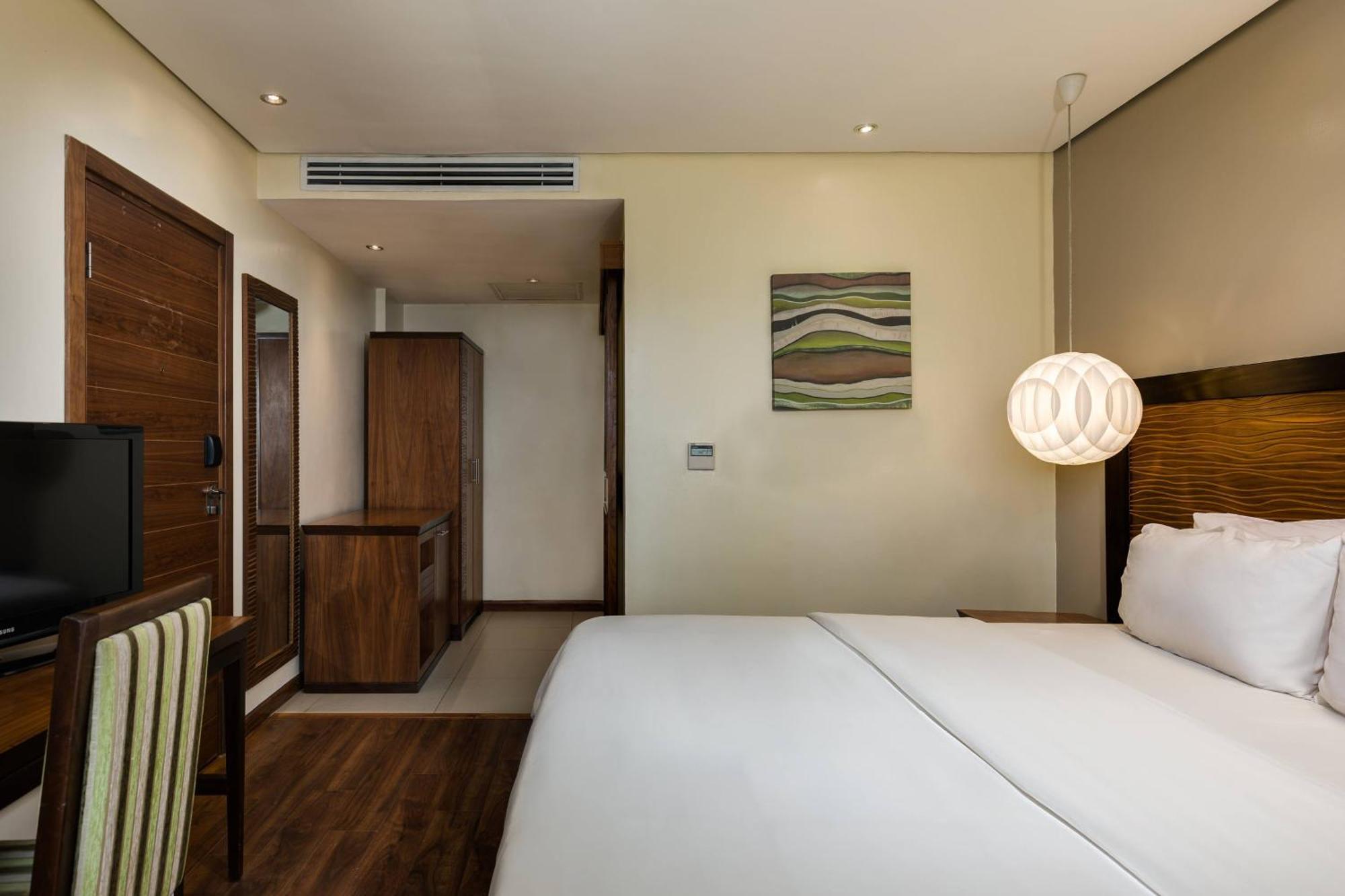 Protea Hotel By Marriott Benin City Select Emotan Esterno foto