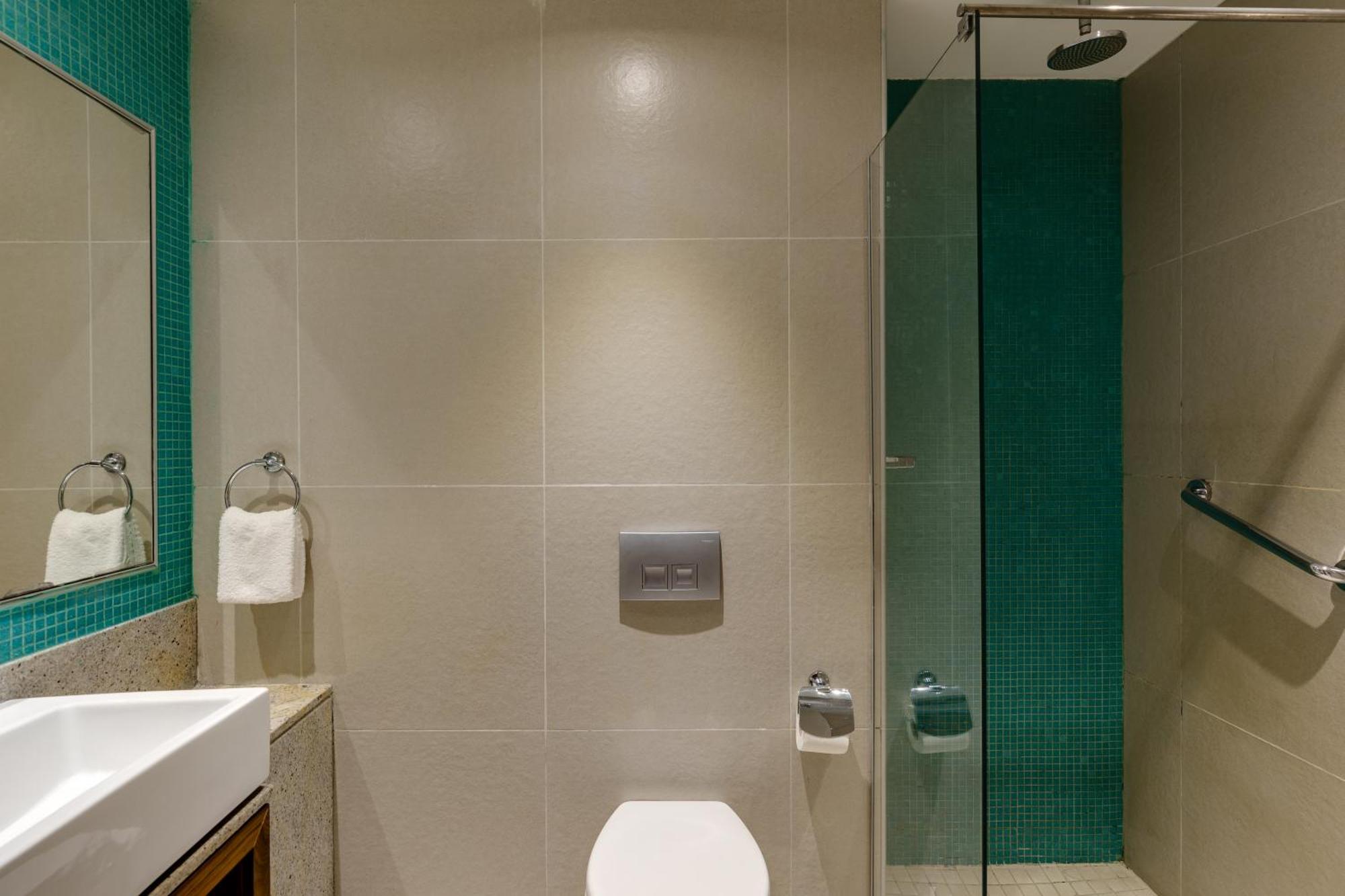 Protea Hotel By Marriott Benin City Select Emotan Esterno foto