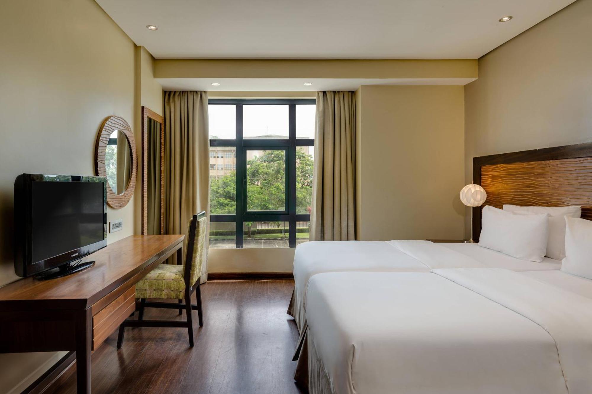 Protea Hotel By Marriott Benin City Select Emotan Esterno foto