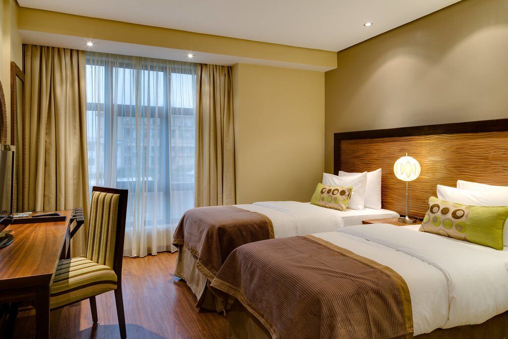 Protea Hotel By Marriott Benin City Select Emotan Esterno foto